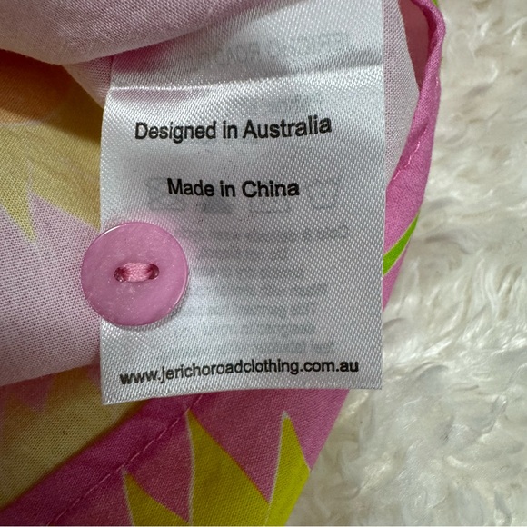 Jericho Road Clothing Sunny Days Oversized Shirt Button Up Pink Floral Size 18 - Picture 8 of 11